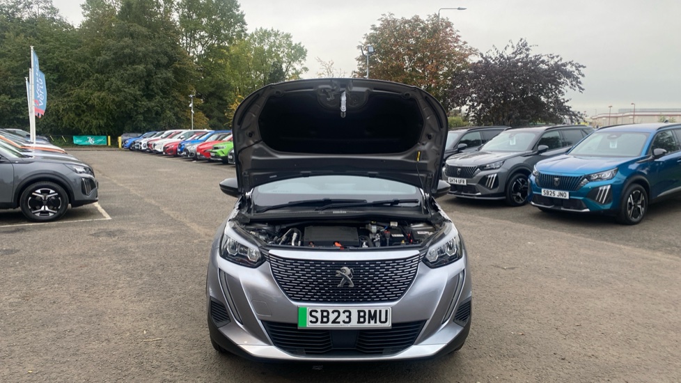 Peugeot 2008 100kW Allure Premium+ 50kWh 5dr Auto Electric Estate - Image 8