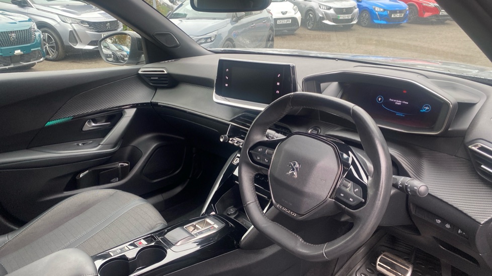 Peugeot 2008 100kW Allure Premium+ 50kWh 5dr Auto Electric Estate - Image 11