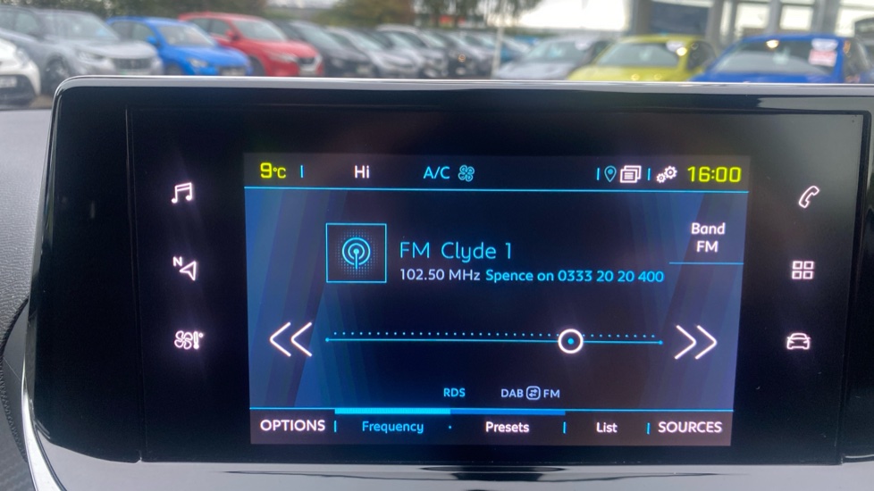 Peugeot 2008 100kW Allure Premium+ 50kWh 5dr Auto Electric Estate - Image 12