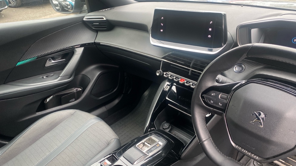 Peugeot 2008 100kW Allure Premium+ 50kWh 5dr Auto Electric Estate - Image 14