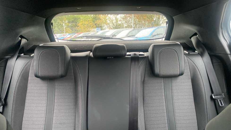 Peugeot 2008 100kW Allure Premium+ 50kWh 5dr Auto Electric Estate - Image 15