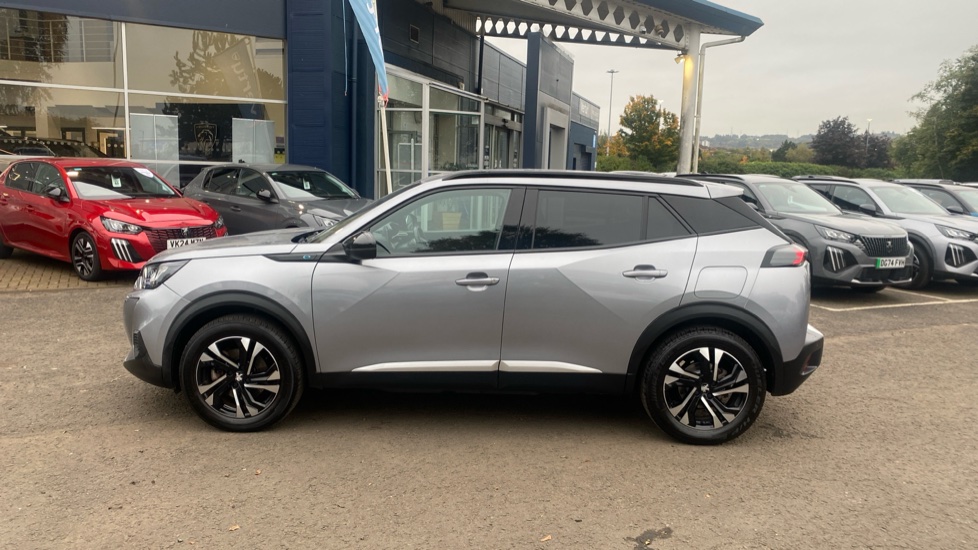 Peugeot 2008 100kW Allure Premium+ 50kWh 5dr Auto Electric Estate - Image 32