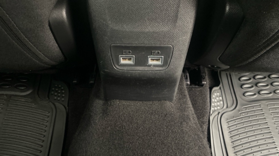 Peugeot 2008 100kW Allure Premium+ 50kWh 5dr Auto Electric Estate - Image 36