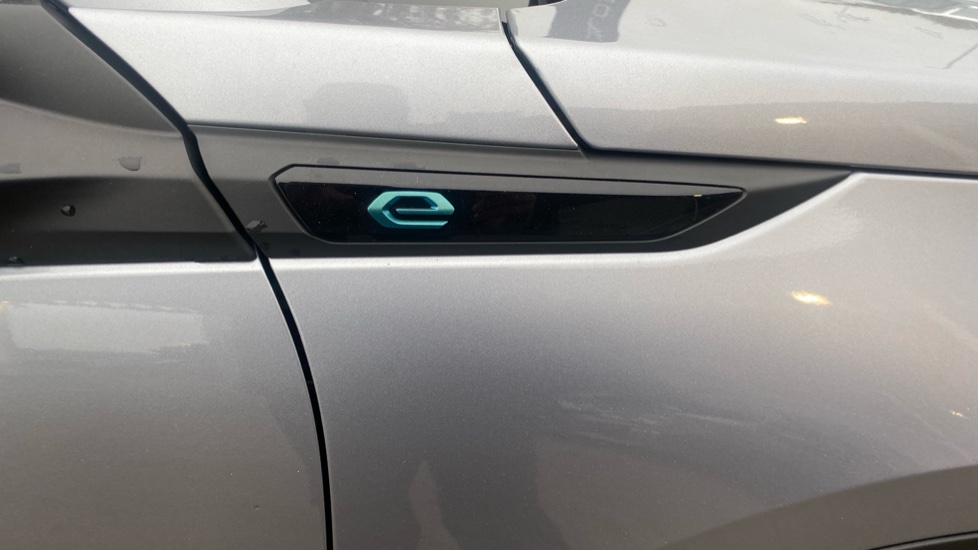 Peugeot 2008 100kW Allure Premium+ 50kWh 5dr Auto Electric Estate - Image 38