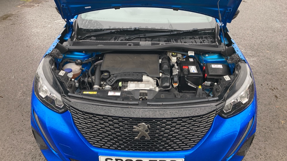 Peugeot 2008 1.2 PureTech Allure Premium+ 5dr Petrol Estate - Image 8