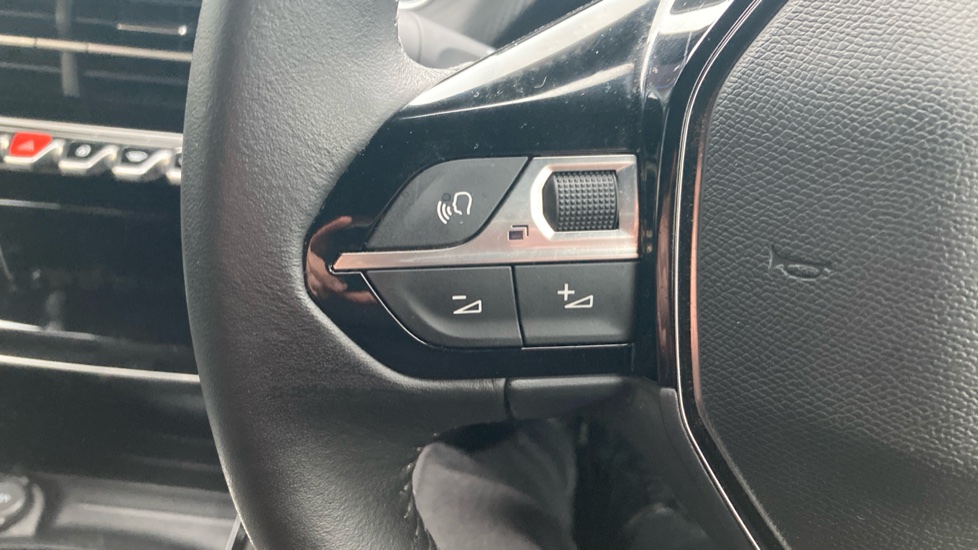 Peugeot 2008 1.2 PureTech Allure Premium+ 5dr Petrol Estate - Image 22