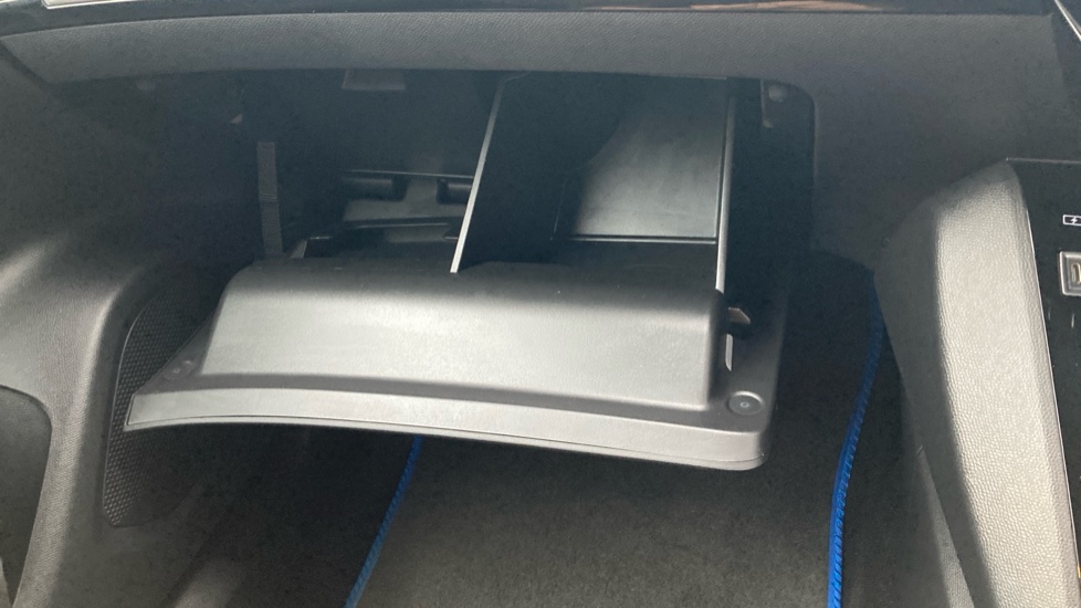Peugeot 2008 1.2 PureTech Allure Premium+ 5dr Petrol Estate - Image 35