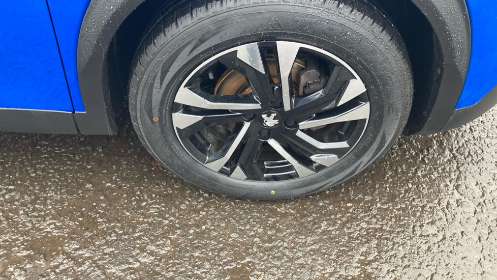 Peugeot 2008 1.2 PureTech Allure Premium+ 5dr Petrol Estate - Image 37