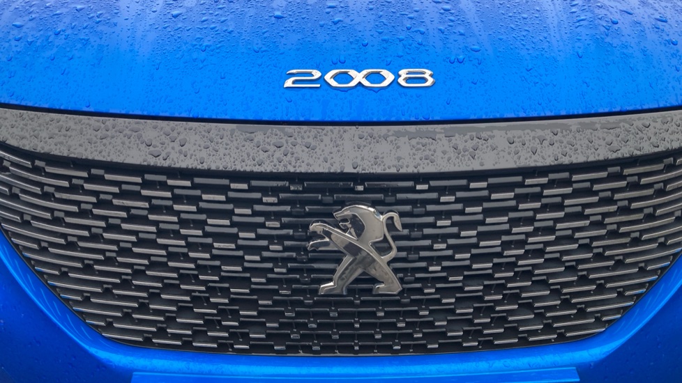 Peugeot 2008 1.2 PureTech Allure Premium+ 5dr Petrol Estate - Image 40