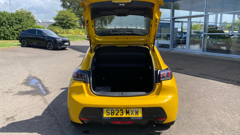 Peugeot 208 1.2 PureTech 100 Allure Premium + 5dr Petrol Hatchback - Image 4