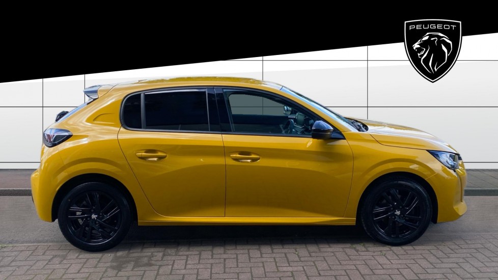 Peugeot 208 1.2 PureTech 100 Allure Premium + 5dr Petrol Hatchback - Image 5