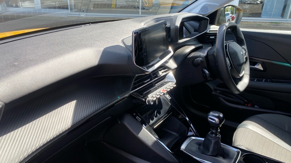 Peugeot 208 1.2 PureTech 100 Allure Premium + 5dr Petrol Hatchback - Image 9