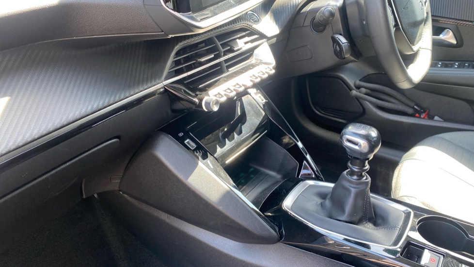 Peugeot 208 1.2 PureTech 100 Allure Premium + 5dr Petrol Hatchback - Image 13