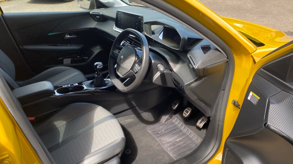 Peugeot 208 1.2 PureTech 100 Allure Premium + 5dr Petrol Hatchback - Image 29