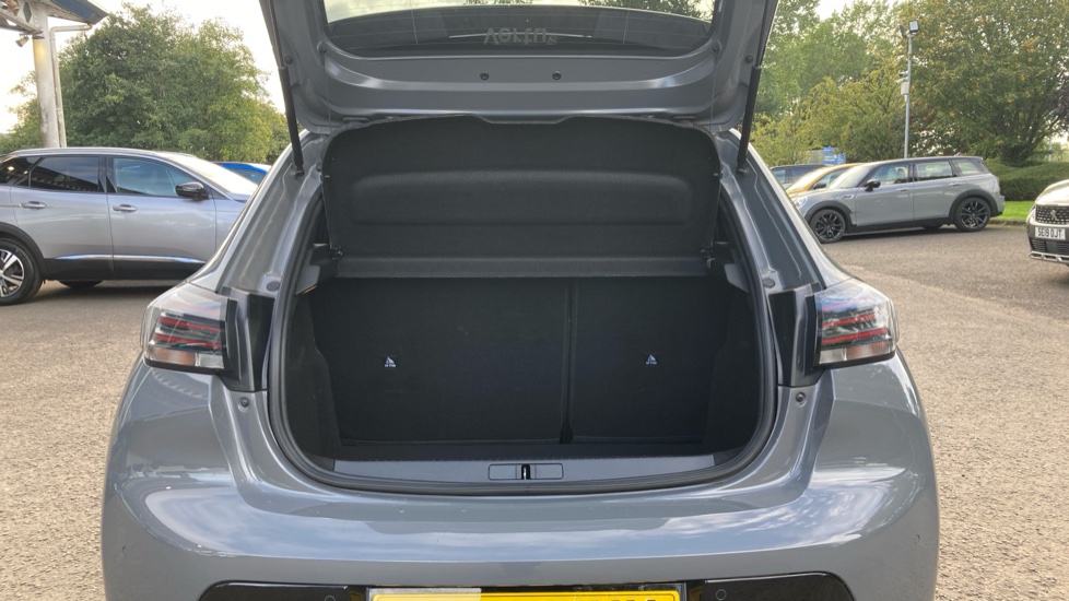 Peugeot 208 1.2 PureTech 100 Allure 5dr Petrol Hatchback - Image 4