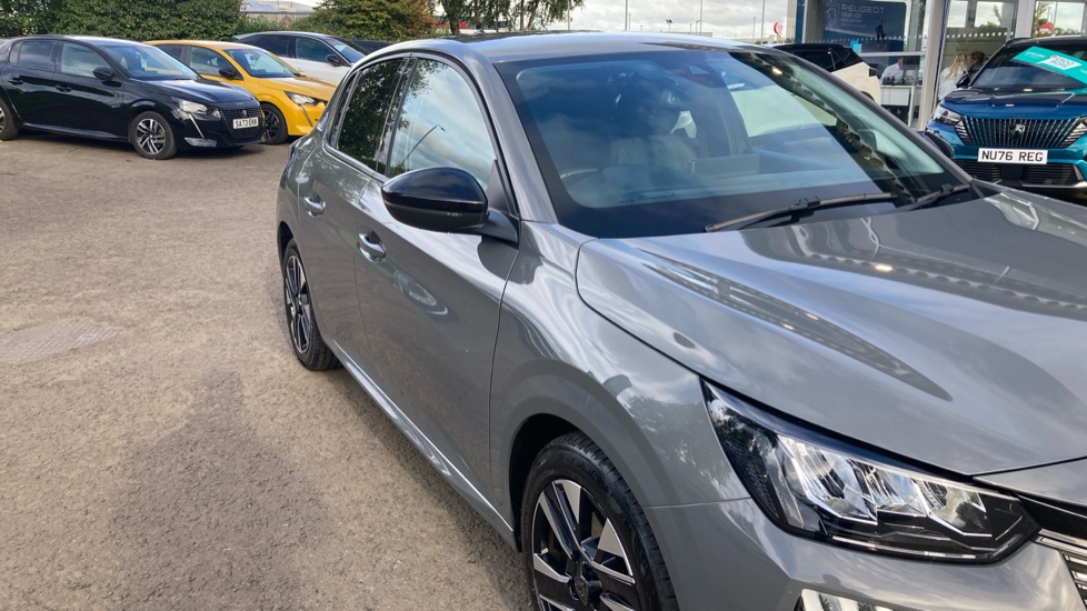 Peugeot 208 1.2 PureTech 100 Allure 5dr Petrol Hatchback - Image 34