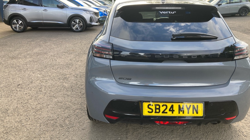 Peugeot 208 1.2 PureTech 100 Allure 5dr Petrol Hatchback - Image 39