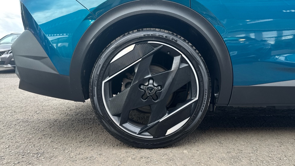 Peugeot 408 1.6 Hybrid 225 First Edition 5dr e-EAT8 Hatchback - Image 7