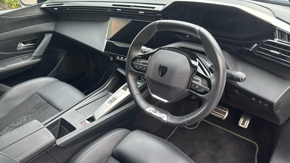 Peugeot 408 1.6 Hybrid 225 First Edition 5dr e-EAT8 Hatchback - Image 11