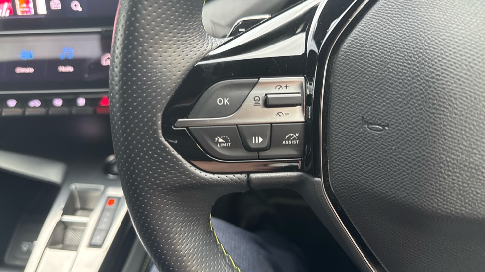 Peugeot 408 1.6 Hybrid 225 First Edition 5dr e-EAT8 Hatchback - Image 26
