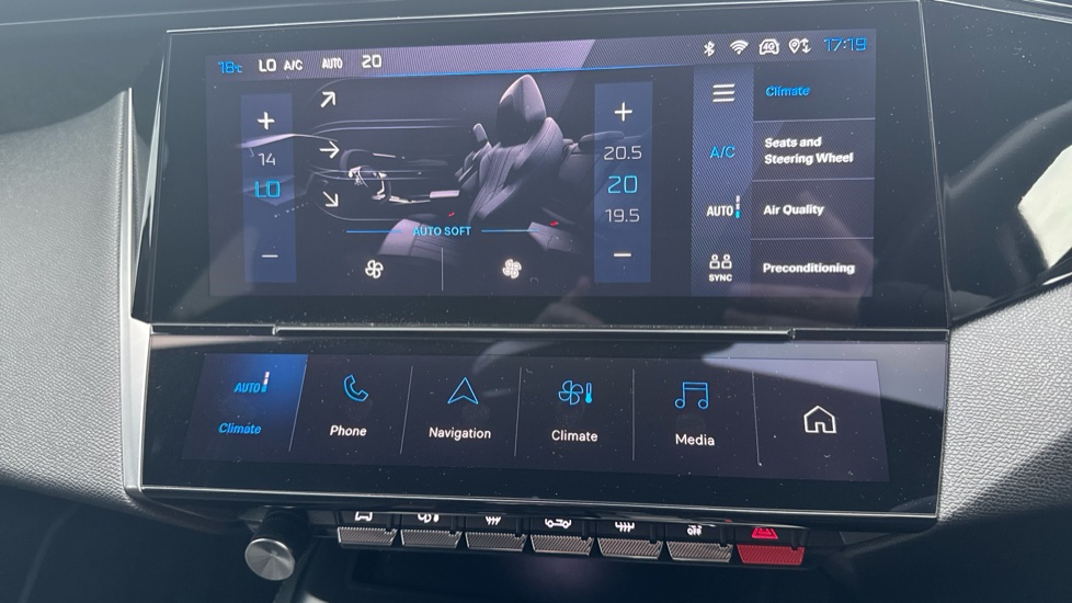 Peugeot 408 1.6 Hybrid 225 First Edition 5dr e-EAT8 Hatchback - Image 29