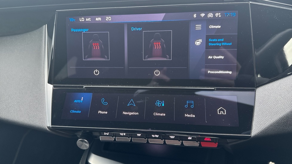 Peugeot 408 1.6 Hybrid 225 First Edition 5dr e-EAT8 Hatchback - Image 30