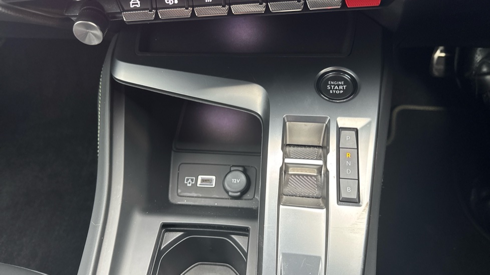 Peugeot 408 1.6 Hybrid 225 First Edition 5dr e-EAT8 Hatchback - Image 35