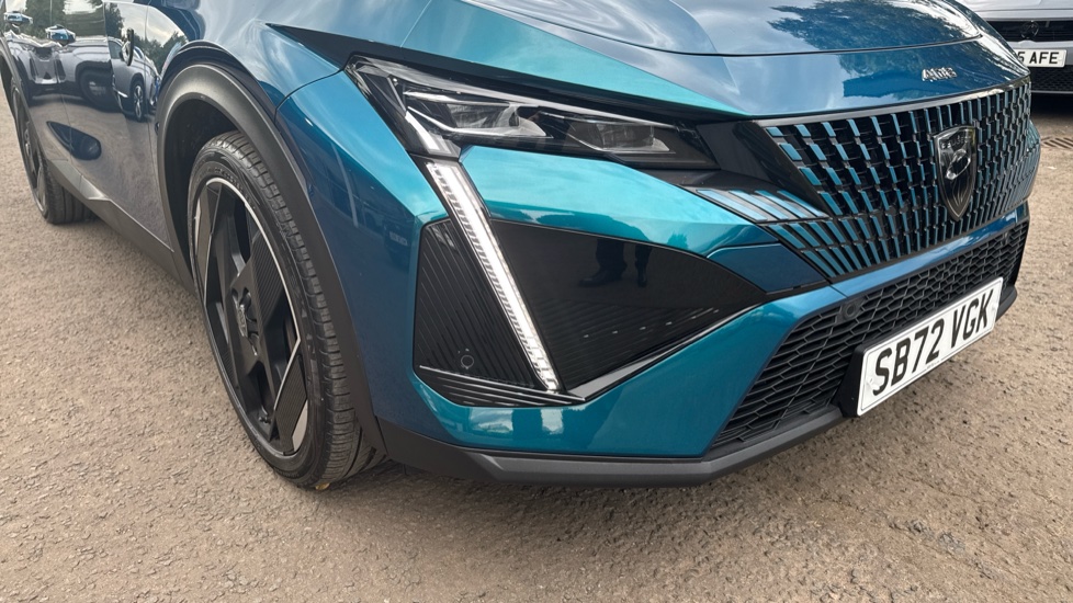 Peugeot 408 1.6 Hybrid 225 First Edition 5dr e-EAT8 Hatchback - Image 39