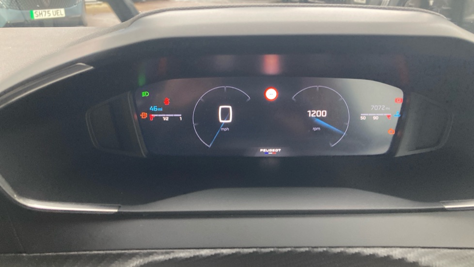 Peugeot 208 1.2 PureTech 100 Allure 5dr Petrol Hatchback - Image 18
