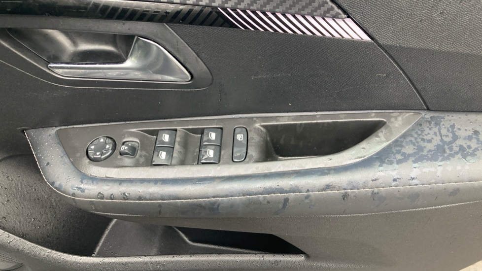 Peugeot 208 1.2 PureTech 100 Allure 5dr Petrol Hatchback - Image 34