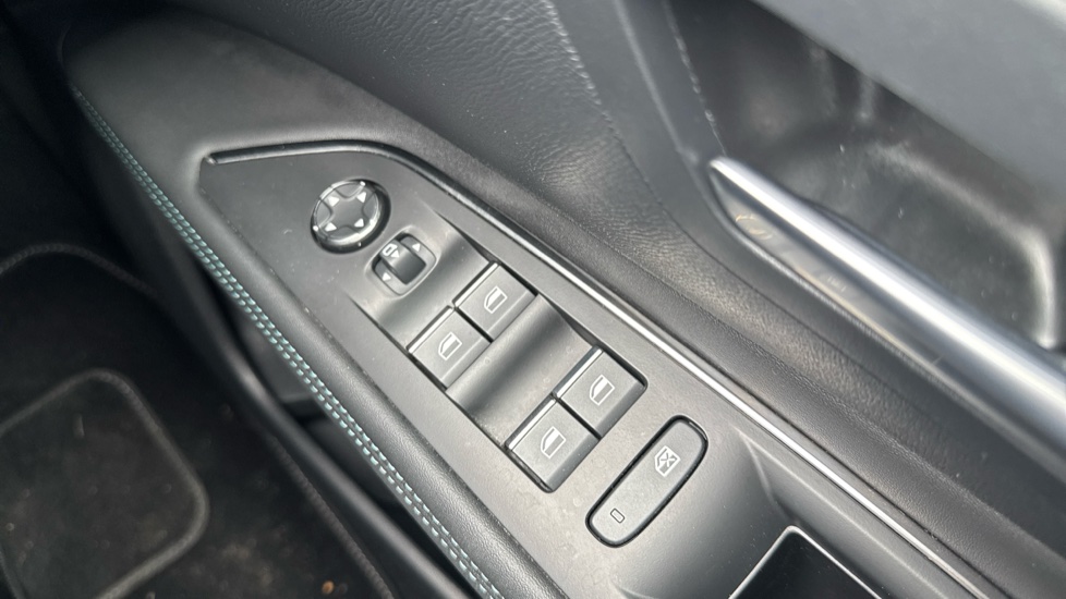 Peugeot 3008 1.5 BlueHDi Allure Premium+ 5dr EAT8 Diesel Estate - Image 23