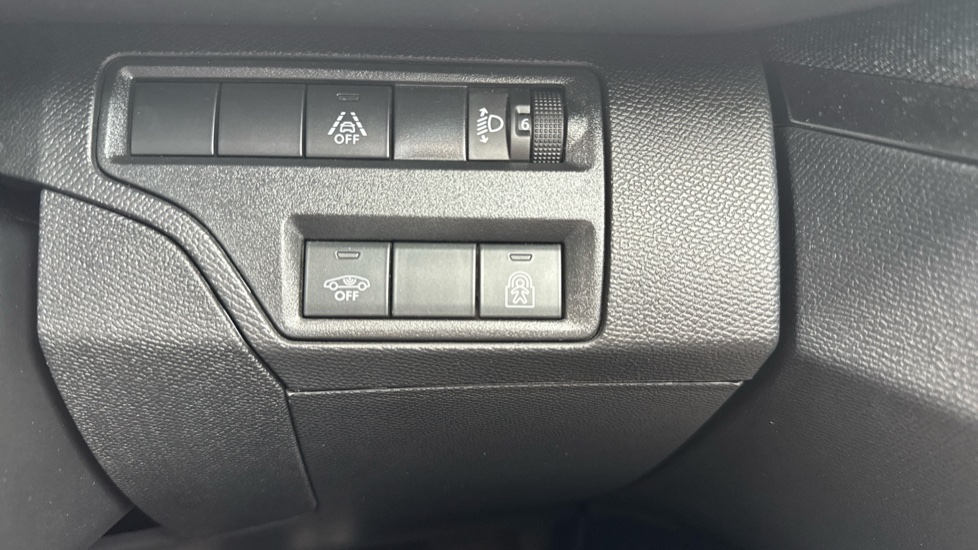 Peugeot 3008 1.5 BlueHDi Allure Premium+ 5dr EAT8 Diesel Estate - Image 24
