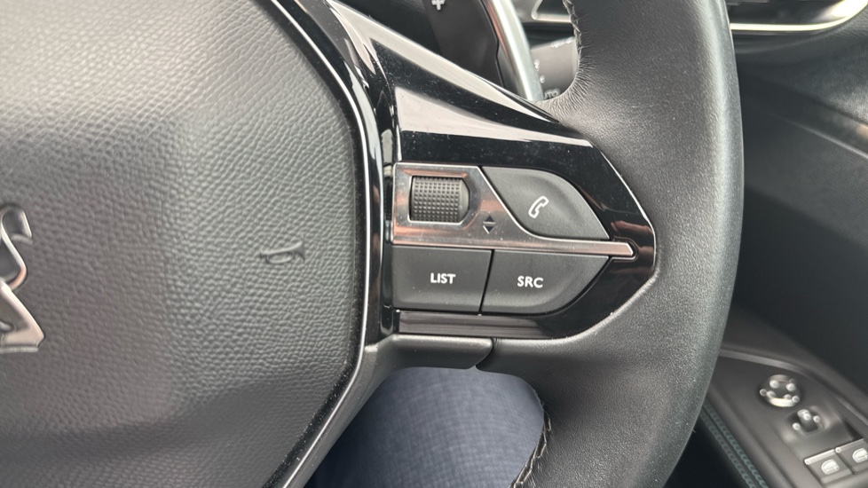 Peugeot 3008 1.5 BlueHDi Allure Premium+ 5dr EAT8 Diesel Estate - Image 28