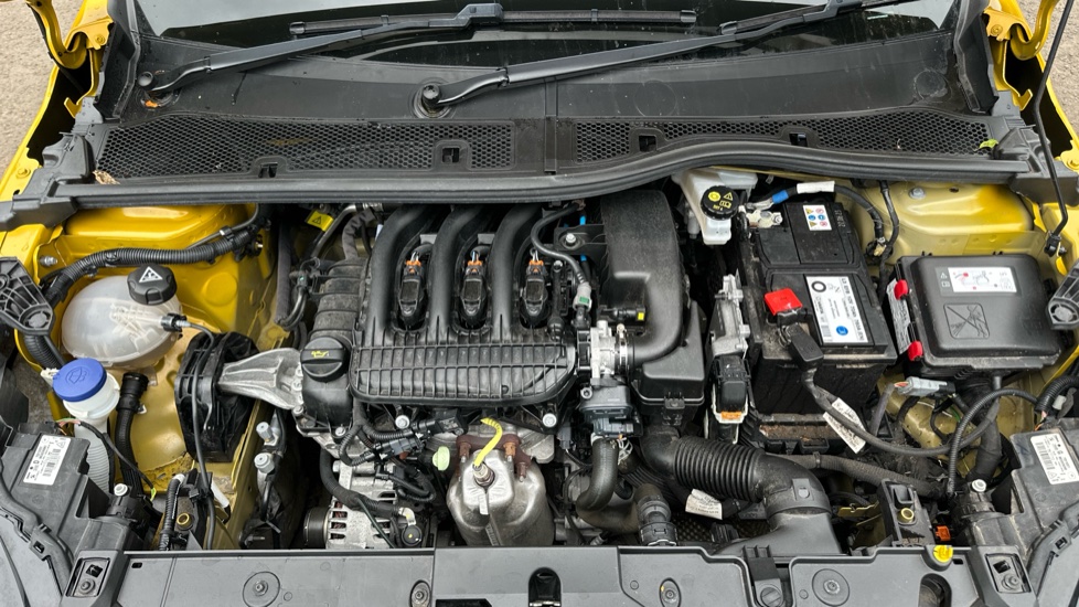 Peugeot 208 1.2 PureTech Active Premium + 5dr Petrol Hatchback - Image 21