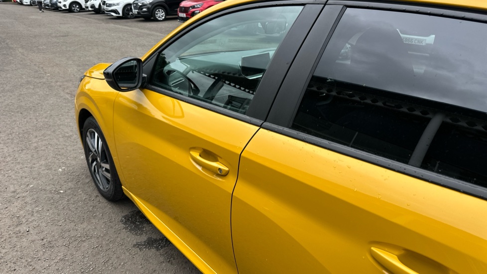 Peugeot 208 1.2 PureTech Active Premium + 5dr Petrol Hatchback - Image 32