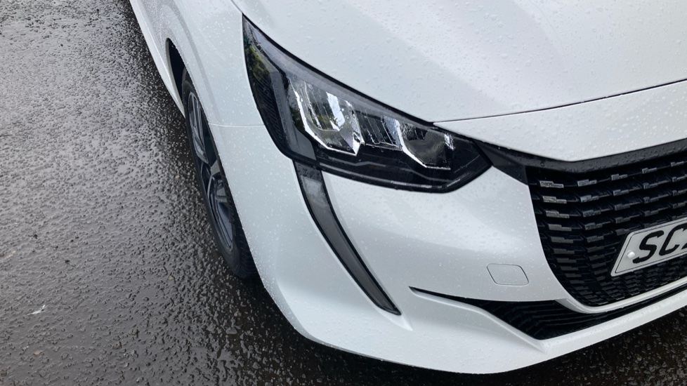 Peugeot 208 1.2 PureTech 100 Allure Premium + 5dr Petrol Hatchback - Image 25