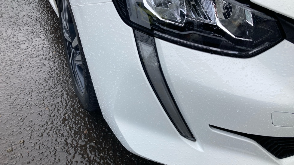 Peugeot 208 1.2 PureTech 100 Allure Premium + 5dr Petrol Hatchback - Image 26