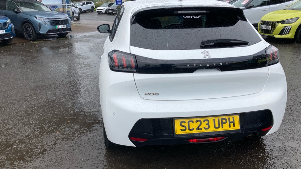 Peugeot 208 1.2 PureTech 100 Allure Premium + 5dr Petrol Hatchback - Image 32