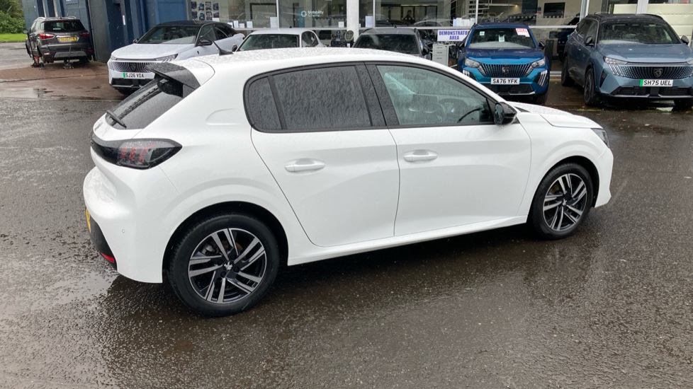 Peugeot 208 1.2 PureTech 100 Allure Premium + 5dr Petrol Hatchback - Image 40