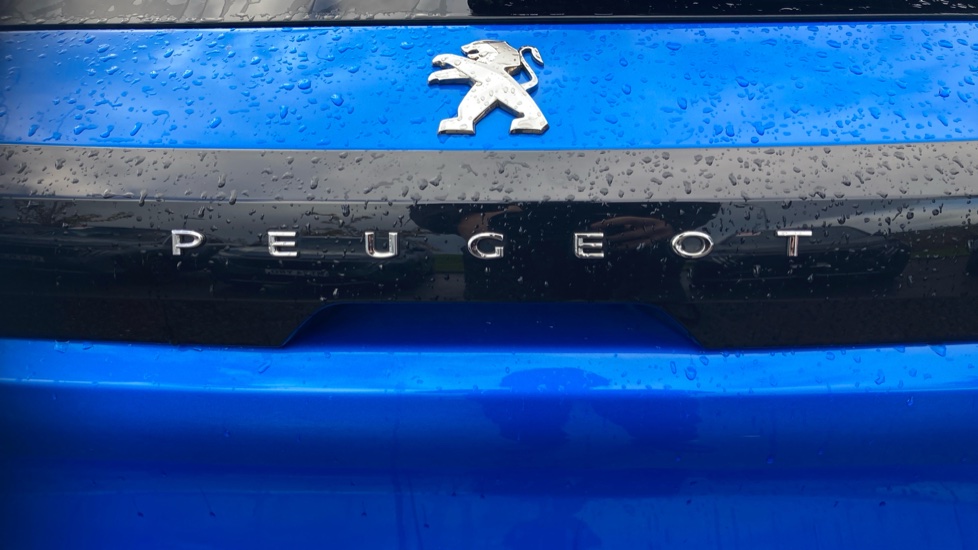 Peugeot 208 1.2 PureTech 100 Allure Premium + 5dr Petrol Hatchback - Image 22