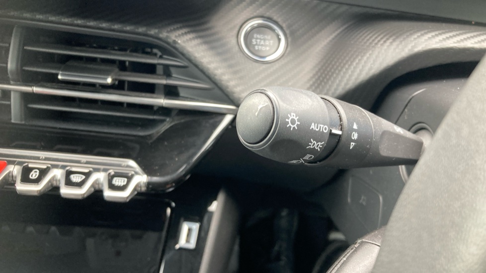 Peugeot 208 1.2 PureTech 100 Allure Premium + 5dr Petrol Hatchback - Image 28
