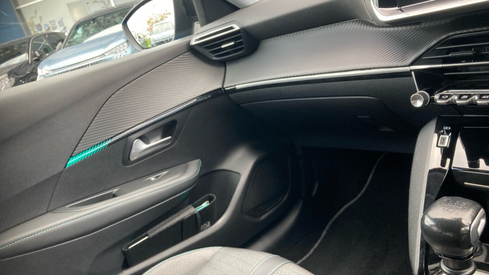 Peugeot 208 1.2 PureTech 100 Allure Premium + 5dr Petrol Hatchback - Image 39