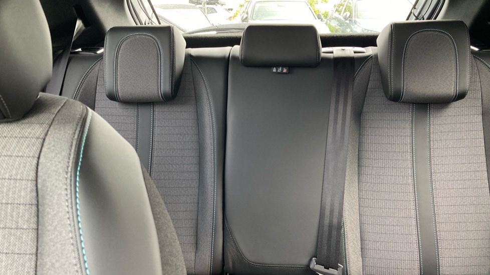 Peugeot 208 1.2 PureTech 100 Allure Premium + 5dr Petrol Hatchback - Image 15