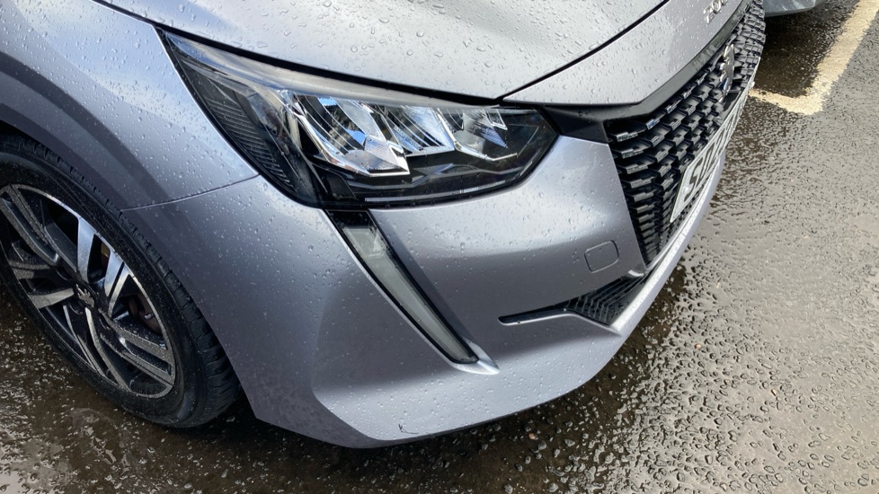 Peugeot 208 1.2 PureTech 100 Allure Premium + 5dr Petrol Hatchback - Image 25