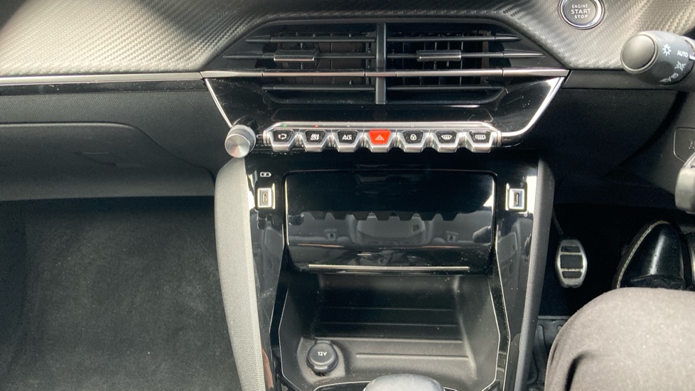Peugeot 208 1.2 PureTech 100 Allure Premium + 5dr Petrol Hatchback - Image 42