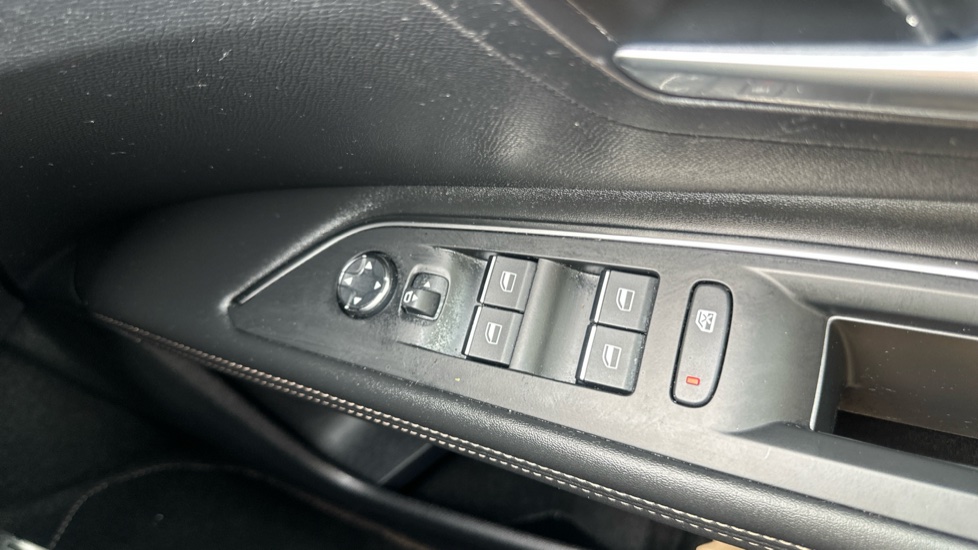 Peugeot 3008 1.2 PureTech GT 5dr EAT8 Petrol Estate - Image 38