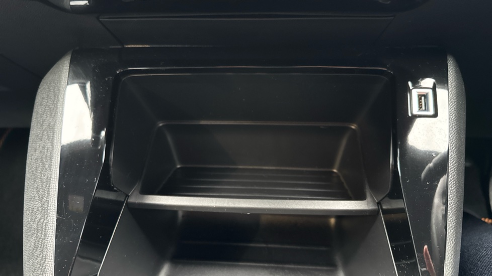 Peugeot 2008 1.2 PureTech Active Premium+ 5dr Petrol Estate - Image 34