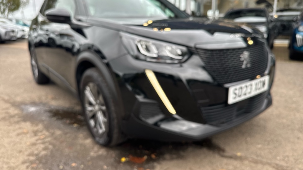 Peugeot 2008 1.2 PureTech Active Premium+ 5dr Petrol Estate - Image 37