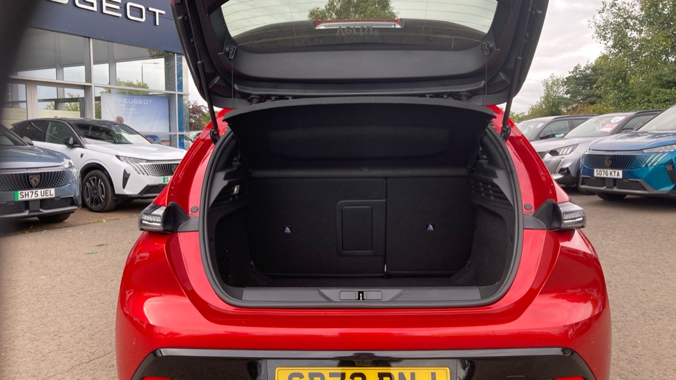 Peugeot 308 1.2 PureTech Allure Premium 5dr EAT8 Petrol Hatchback - Image 4