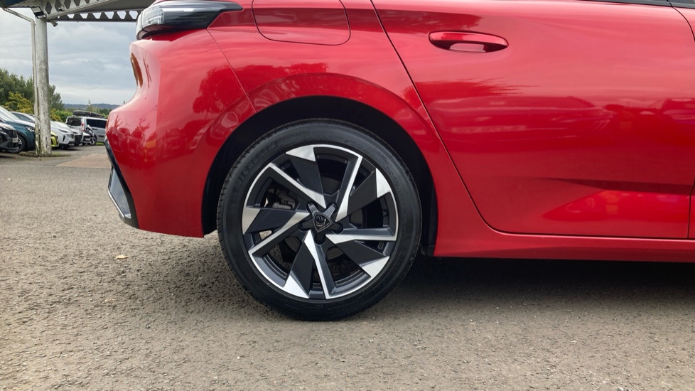 Peugeot 308 1.2 PureTech Allure Premium 5dr EAT8 Petrol Hatchback - Image 7